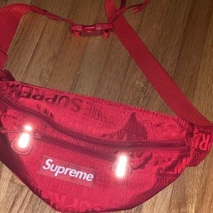 Red Supreme Fanny Pack ( AUTHENTIC)